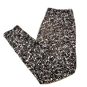 LulaRoe Leggings ✨BUY 1 GET 1 50% leggings✨